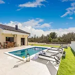 Shaula 1 - Three Bedroom House With Pool Villa