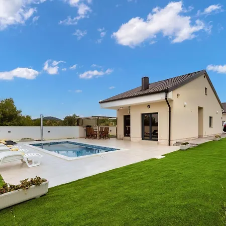 Villa Shaula 1 - Three Bedroom House With Pool