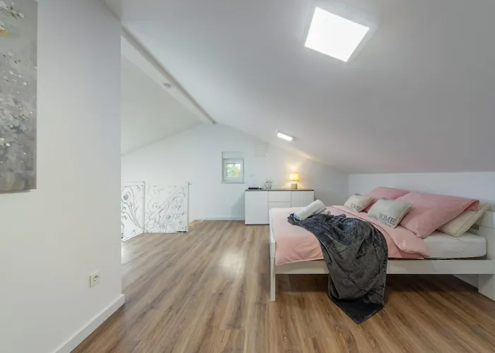 Shaula 1 - Three Bedroom House With Pool