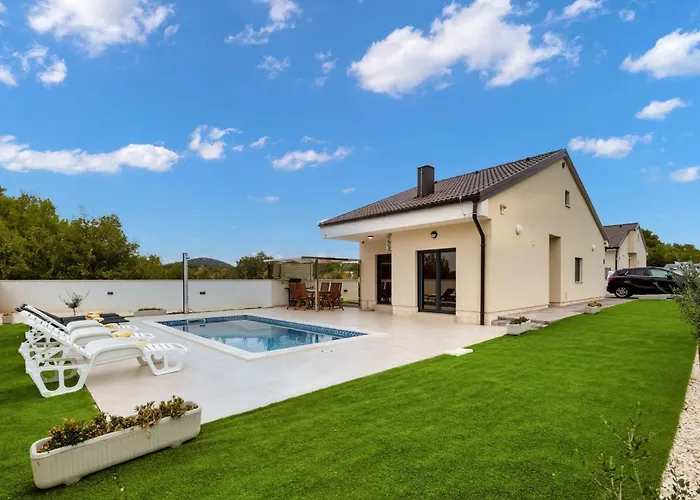 Villa Shaula 1 - Three Bedroom House With Pool