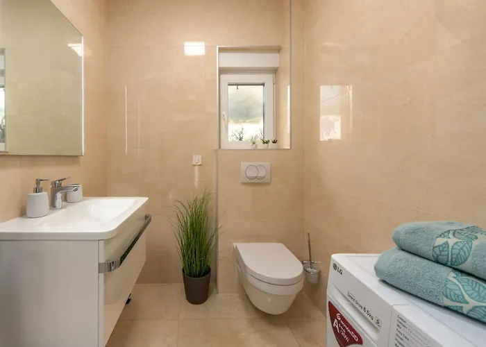 Shaula 1 - Three Bedroom House With Pool * Šibenik