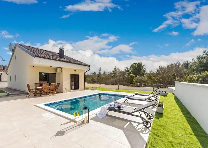 Shaula 1 - Three Bedroom House With Pool Villa