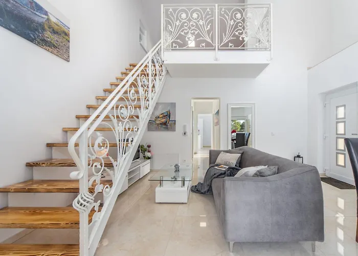 Shaula 1 - Three Bedroom House With Pool Villa *