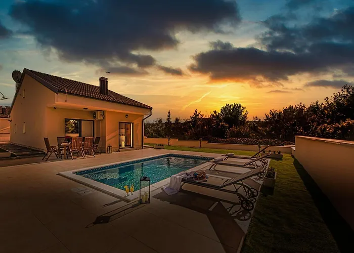 Villa Shaula 1 - Three Bedroom House With Pool *